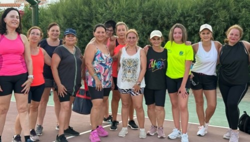 Cerca de 300 personas participan en el programa de gimnasia de mantenimiento de El Ejido