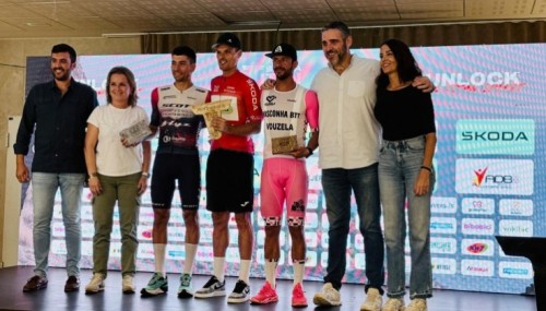 Natalia Fischer y Luis León Sánchez repiten victoria en la Titan Desert Almería