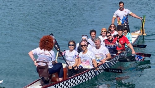 El equipo de Dragon Boat del Club Náutico Almerimar debuta en competición internacional