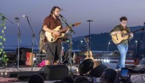 Guirado & La Banda Nómada ponen banda sonora a un atardecer en el Cable Inglés
