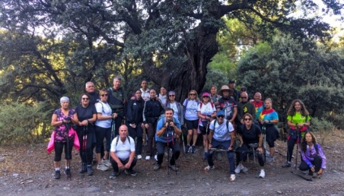 El VI Sendero SOSlidario reivindica los valores del encinar en Abrucena