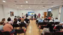 Cerca de un centenar de mayores de V&iacute;car aprenden a detectar delitos en internet