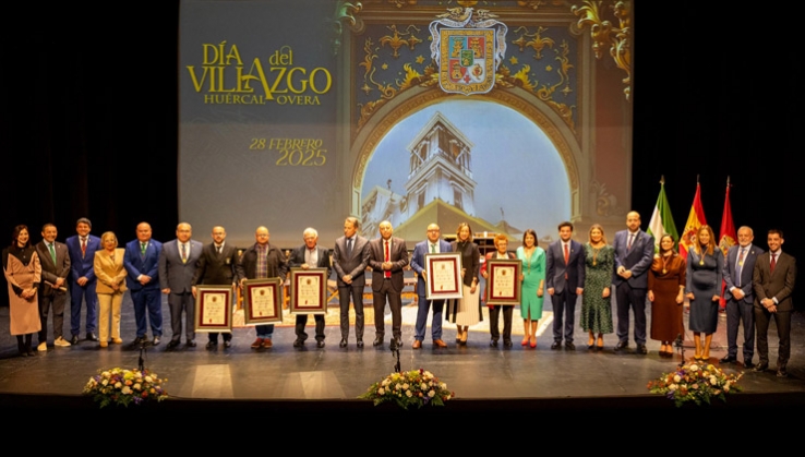 Hu&eacute;rcal-Overa entrega sus distinciones para conmemorar 357 a&ntilde;os de Villazgo