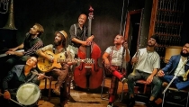 La Causa Swing presentan su disco 'Swingverg&uuml;enzas' en el Teatro Apolo