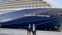 Un crucero con cerca de mil pasajeros hace escala en el Puerto de Almer&iacute;a