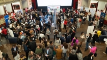 La Feria de Empleo Talento Joven re&uacute;ne en Almer&iacute;a a m&aacute;s de 400 j&oacute;venes en busca de oportunidades laborales