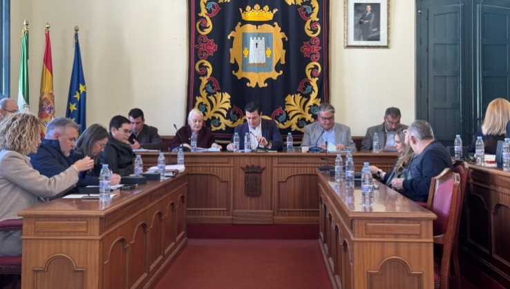 N&iacute;jar refuerza su identidad como municipio aprobando su himno y su bandera