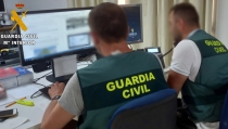 La Guardia Civil alerta de la estafa del falso operador de electricidad