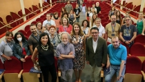 Fernando Colomo ense&ntilde;a los elementos de un rodaje en el taller Filming Almer&iacute;a