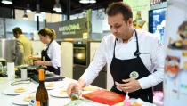 Quince cocineros compiten en el Campeonato Provincial de Tapas 2025 organizado por ASHAL