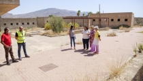 G&aacute;dor mejora calles, cortijos rurales y el cuartel gracias al PFEA