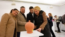 El arte y la solidaridad se unen en la exposici&oacute;n &lsquo;Huchas con gran fondo&rsquo;