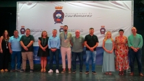 El jugador de balonmano Agust&iacute;n Casado celebra en Carboneras su bronce ol&iacute;mpico