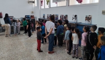 La exposici&oacute;n 'Miradas que derriban muros' llega al CEIP Virgen de la Paz