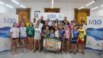 La jugadora de balonmano Carmen Mart&iacute;n inspira a los jugadores de Carboneras con el programa Mentor 10