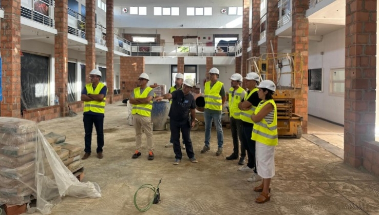 Hu&eacute;rcal-Overa espera abrir en primavera su Plaza de Abastos Comercial Km 0