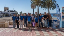Roquetas de Mar avanza en la campa&ntilde;a de reciclaje en playas 'No es tan dif&iacute;cil'