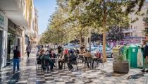 El sector hostelero volver&aacute; a estar exento de pagar las tasas de terraza en Roquetas de Mar