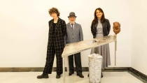 Poes&iacute;a y escultura, en la exposici&oacute;n 'Suso de Marcos. La palabra pesa'