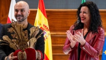 Los Emisarios de los Reyes Magos reciben las coronas para la Cabalgata