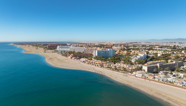 Roquetas de Mar, quinto destino de Andaluc&iacute;a en pernoctaciones en temporada alta