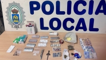 Detienen en Adra a un hombre y una mujer reclamados por la Justicia