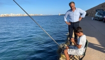 M&aacute;s de 30 ni&ntilde;os lanzan sus ca&ntilde;as en el 50&ordm; Concurso de Pesca Infantil y Juvenil