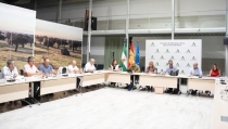 Andaluc&iacute;a analiza los retos del sector agroalimentario con sindicatos y patronal