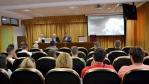 El astronauta y astrof&iacute;sico Claude Nicollier ofrece una conferencia en la UAL