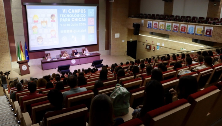 El Campus Tecnol&oacute;gico para Chicas vuelve a impulsar la cantera de cient&iacute;ficas