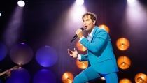 Bisbal repasa sus 20 a&ntilde;os de trayectoria en un concierto memorable en Roquetas