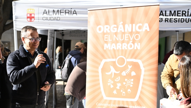 &lsquo;Un Paseo en Navidad&rsquo; llena el Paseo de Almer&iacute;a de ambiente festivo y sostenible