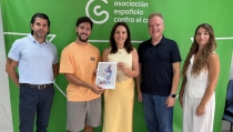 La AECC apoya con una beca el acceso a la investigaci&oacute;n de un alumno de la UAL