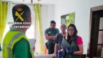 Un detenido en Roquetas de Mar acusado de 'sextorsi&oacute;n' a una mujer