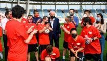 Del Bosque anima a los jugadores de la Fundaci&oacute;n UDA a "seguir luchando por vuestros sue&ntilde;os"
