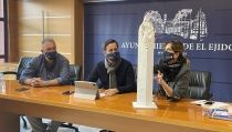 El Ejido rinde homenaje a Porcia Maura con un monumento de ocho metros