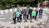 La AECC llama al voluntariado en la UAL con la exposici&oacute;n 'En sus zapatos'
