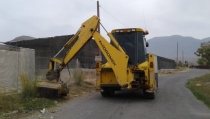 El Ejido contin&uacute;a las labores de limpieza en la red de caminos rurales