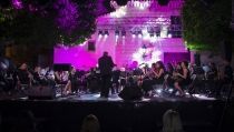 La Banda Sinf&oacute;nica de la Asociaci&oacute;n Cultural N&iacute;jar revisa los cl&aacute;sicos del pop