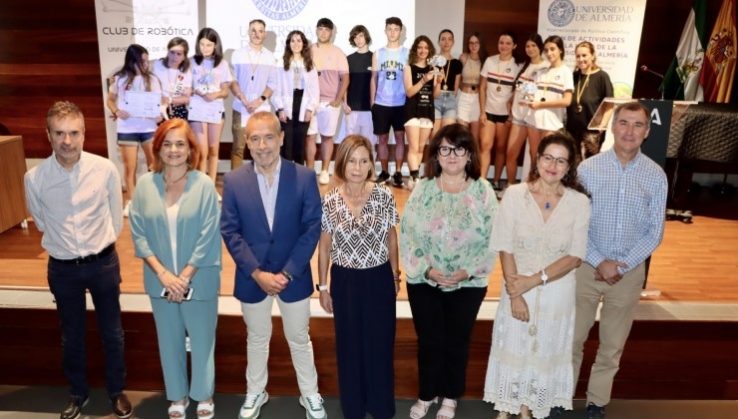 Las chicas destacan en la final del Desaf&iacute;o del Club de Rob&oacute;tica de la UAL