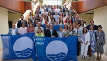Andaluc&iacute;a iza 148 Banderas Azules en sus playas, puertos deportivos y embarcaciones