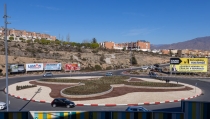 La rotonda junto al Centro Comercial Torrec&aacute;rdenas estrena ajardinamiento