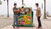 Buenas cifras de reciclaje de ropa y vidrio en Adra en el primer cuatrimestre
