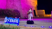 Bely Basarte da la bienvenida al Cooltural Fest con un concierto en la Alcazaba