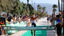 Los triatletas Arias y Ram&iacute;rez, campeones del VII Triatl&oacute;n Cros Ciudad de Roquetas