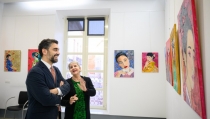 La artista Aurelia Ram&oacute;n expone 'Coloriente y Occidente' en el CIP
