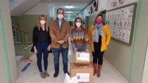 Carboneras reparte m&aacute;s de 3.000 mascarillas FFP2 a todos los centros educativos