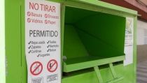 Los vecinos de Adra reciclaron cerca de 7.000 kilos de ropa en el primer semestre