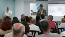 Arranca el proyecto 'Adra Comercio Digital' con m&aacute;s de 60 empresarios locales