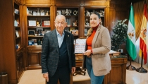 Roquetas de Mar fomenta el comercio local con una campa&ntilde;a por San Valent&iacute;n